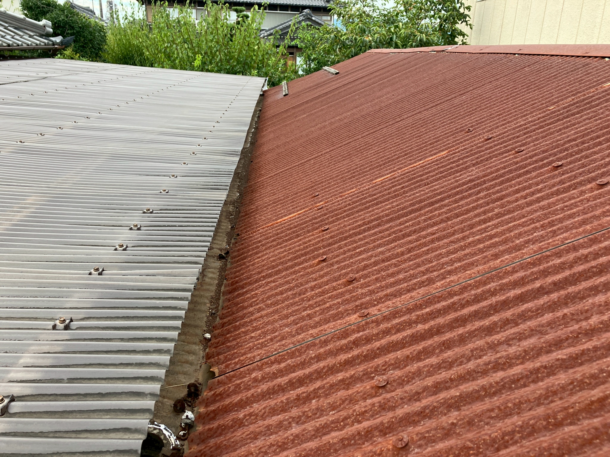 釘の頭が折れて取れている